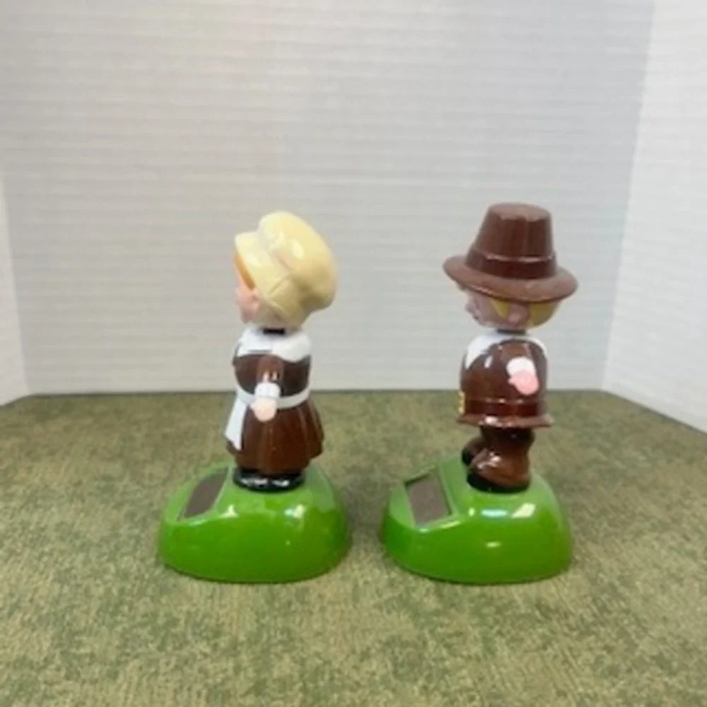 Solar Dancing Pilgrim Boy and Girl Figures Thanksgiving‎ Harvest Decor 2013 FSG